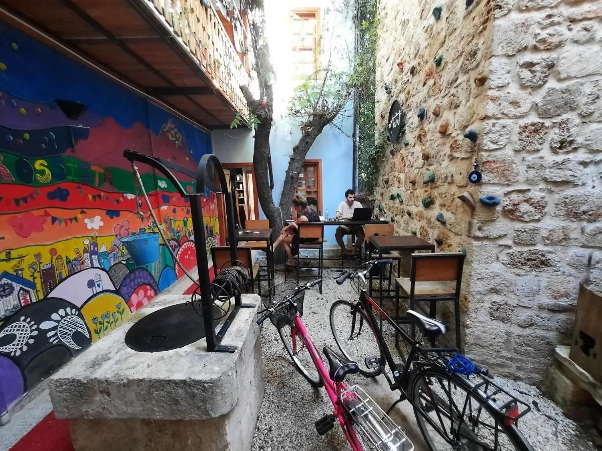 אנטליה Kuyu Beergarden Hostel טורקיה