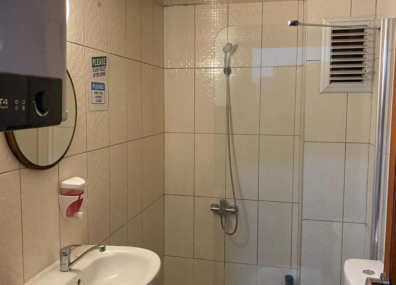 אנטליה Kuyu Beergarden Hostel