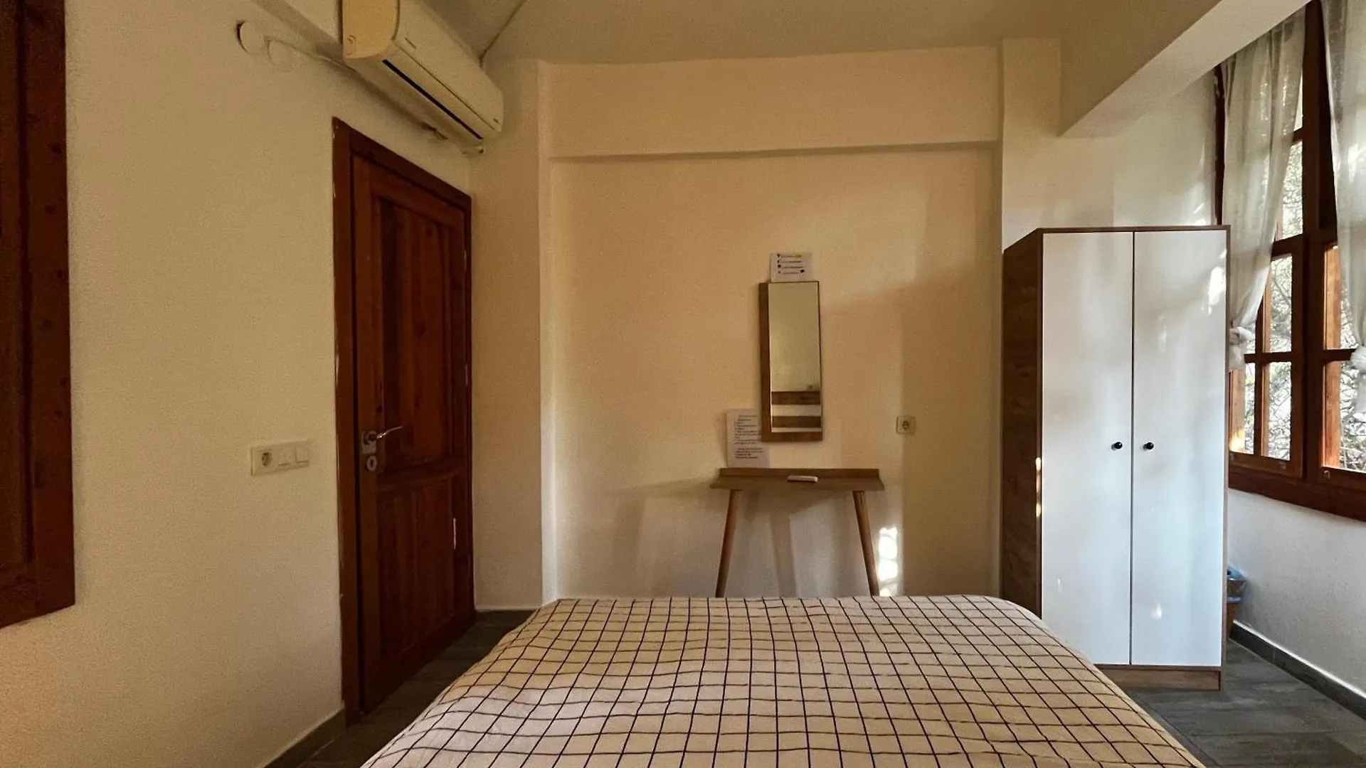 אנטליה Kuyu Beergarden Hostel טורקיה