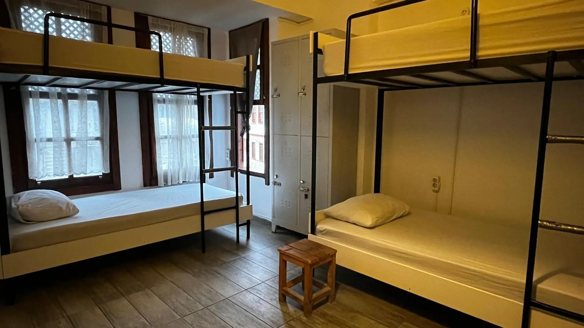 אנטליה Kuyu Beergarden Hostel