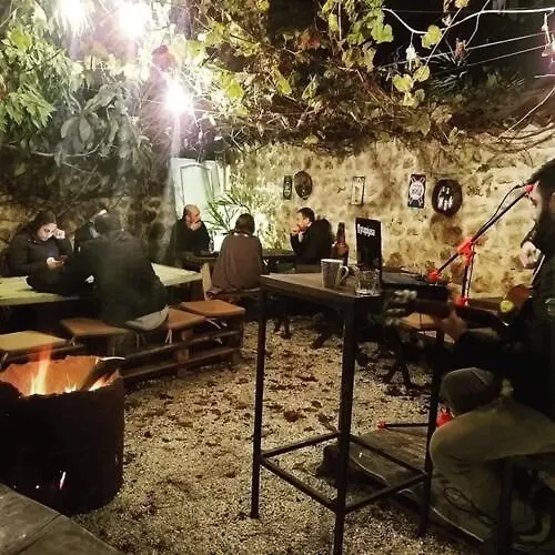 אנטליה Kuyu Beergarden Hostel