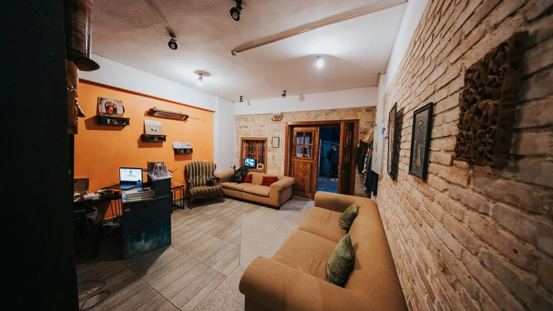 אנטליה Kuyu Beergarden Hostel טורקיה