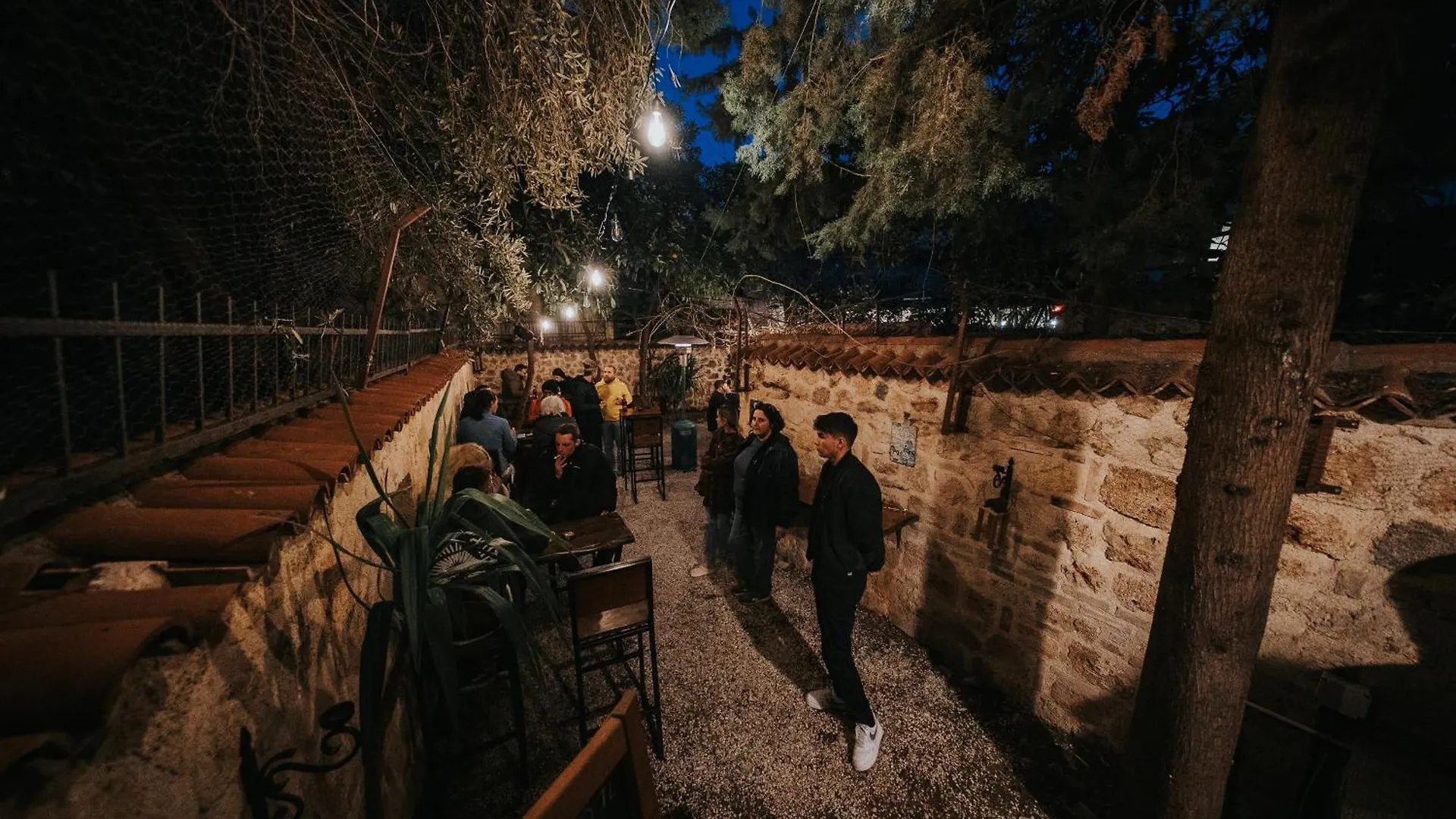 אנטליה Kuyu Beergarden Hostel