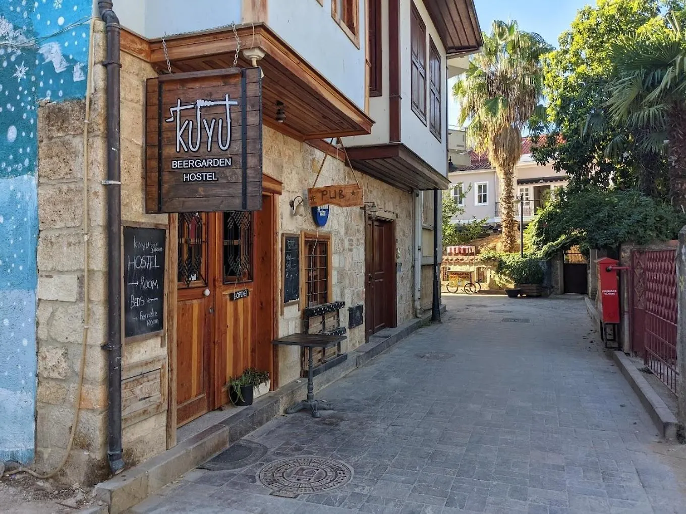 אנטליה Kuyu Beergarden Hostel
