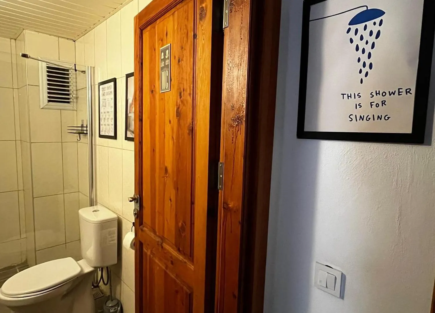Kuyu Beergarden Hostel Αττάλεια Τουρκία