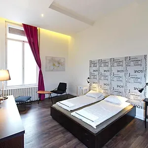 5 , Budapest Ungheria