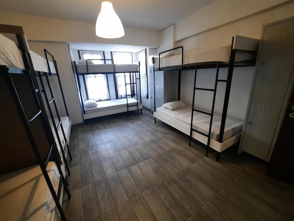 Kuyu Beergarden Hostel Antalya