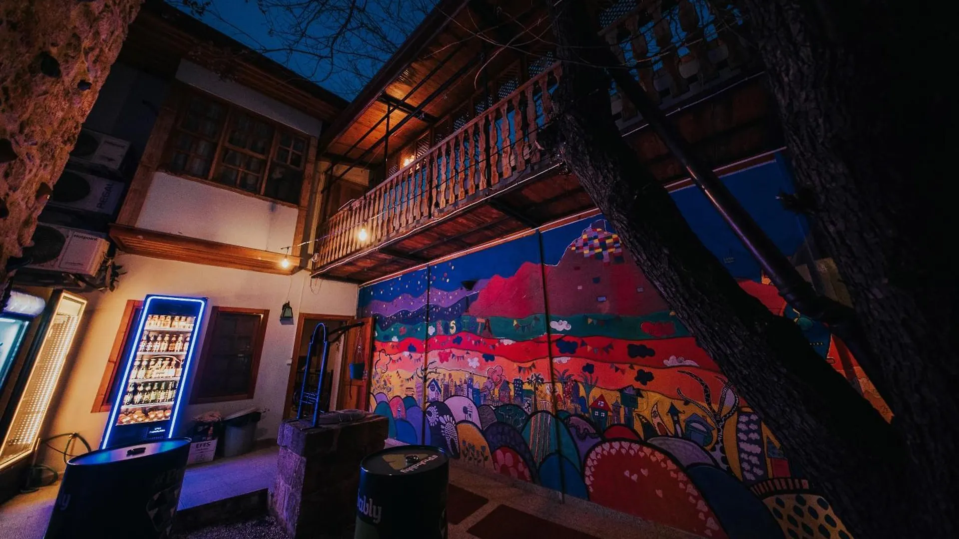 Kuyu Beergarden Hostel Antalya