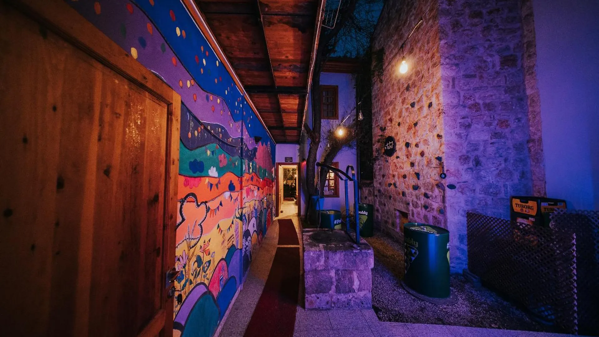 Kuyu Beergarden Hostel Antalya