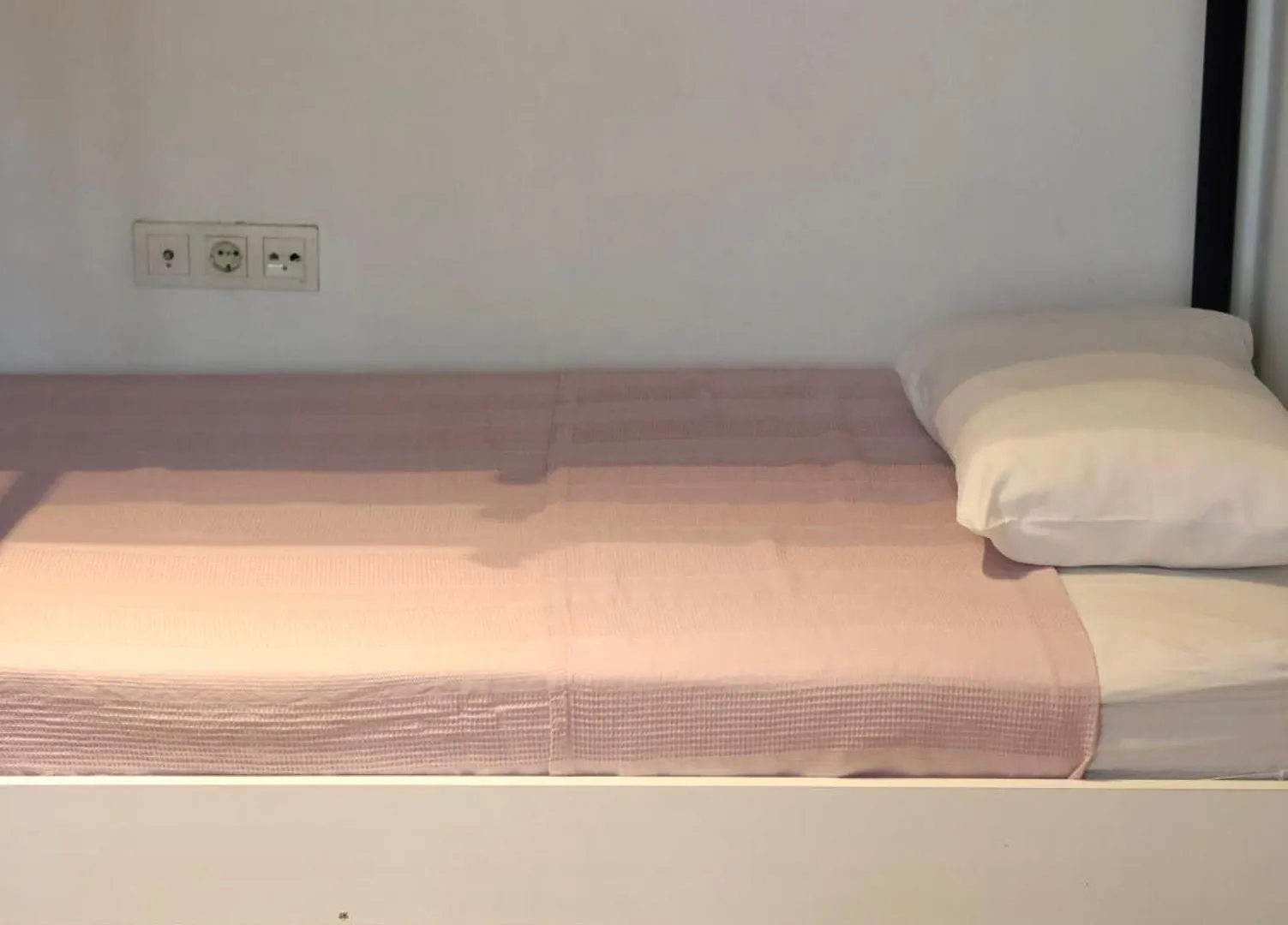 Kuyu Beergarden Hostel Antalya
